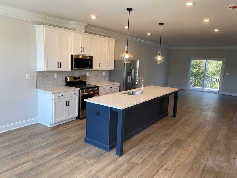 Building Photo - 2423 Anlee Rd