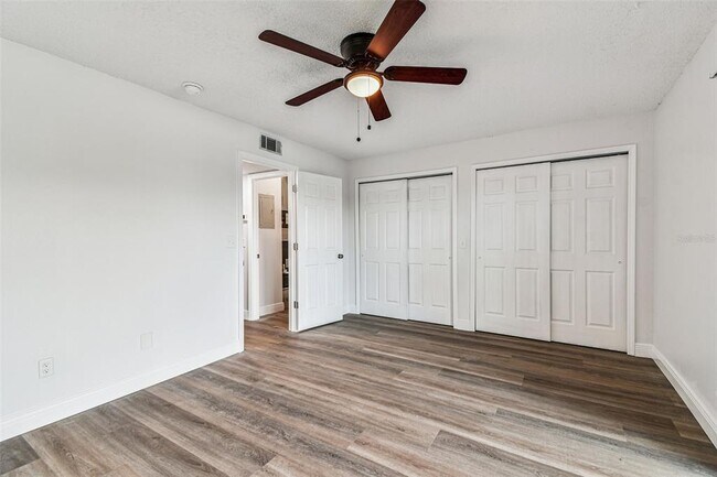 Building Photo - 9001 Tudor Dr