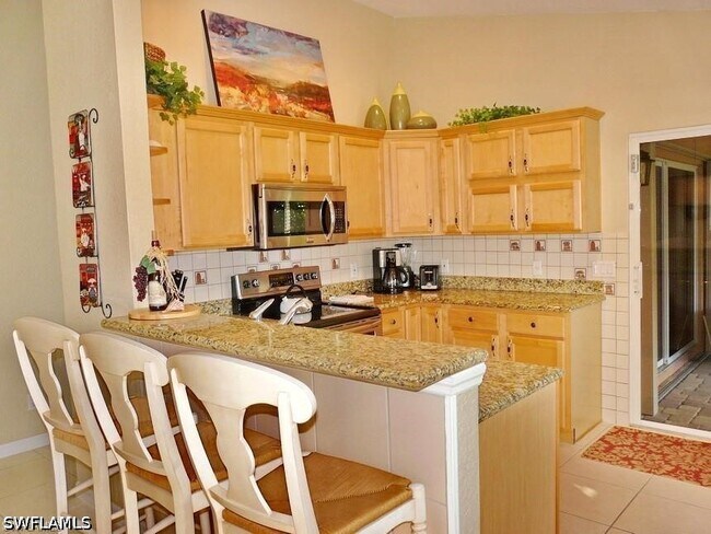 Building Photo - 264 Castaways St