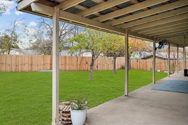 Building Photo - 6716 Skynook Dr