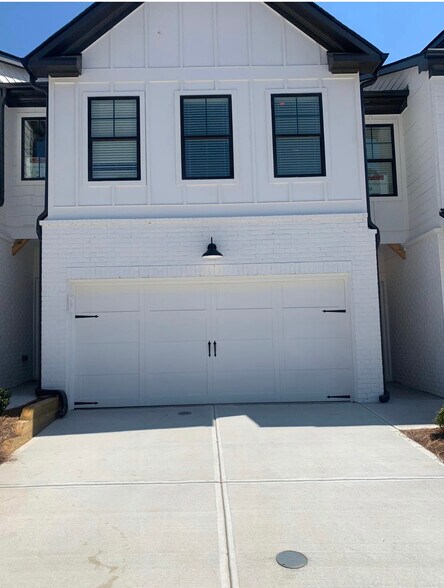 Primary Photo - 108 Auburn Gate Ln