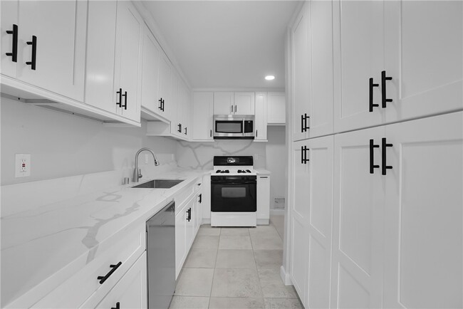 Building Photo - 23620 Monument Canyon Dr