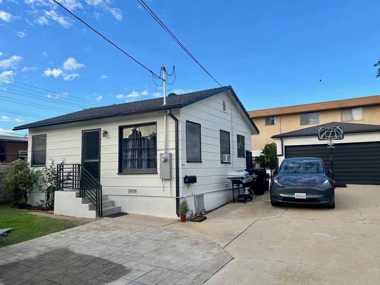 Building Photo - 525 W Plymouth St