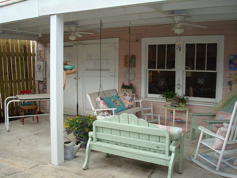 Building Photo - 1566 Dauphin St