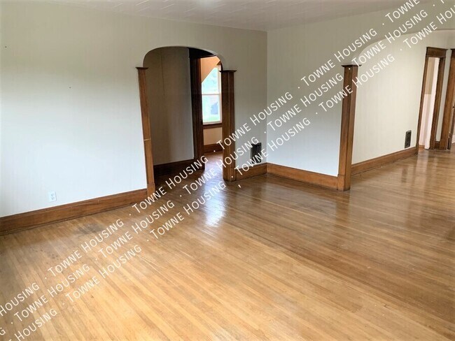 Building Photo - 92 Tremont Ave