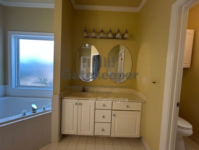 Building Photo - 111 Hanbury Ln