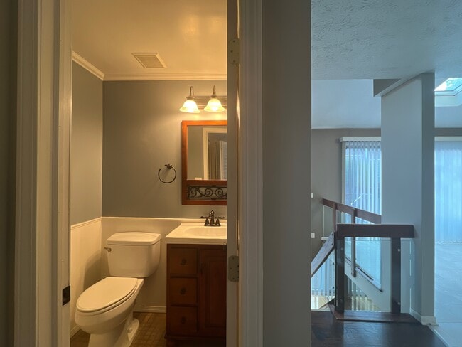 Building Photo - 2748 Hunters Point Dr