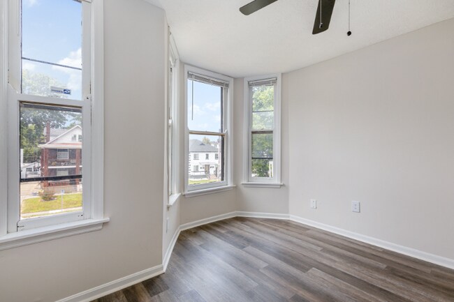 Building Photo - 3028 Cleinview Ave