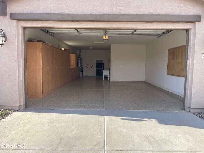 Building Photo - 2680 E Lodgepole Dr