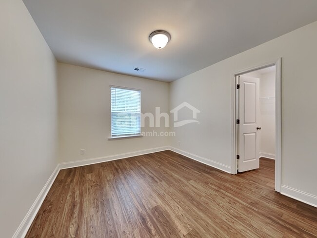 Building Photo - 234 Swan Dr