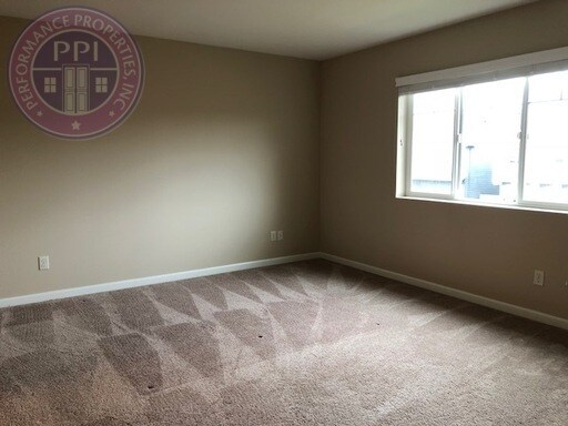 Building Photo - Orenco Station - Beautiful 4 Bedroom Gem! ...