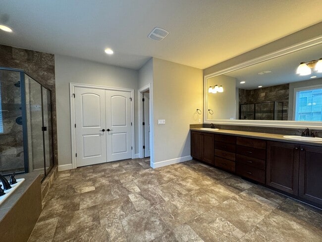 Building Photo - FOR RENT UNFURNISHED: Beautifully maintained 2015 Noyes-built home, 5 bed, 3 bath, 2 car garage w...