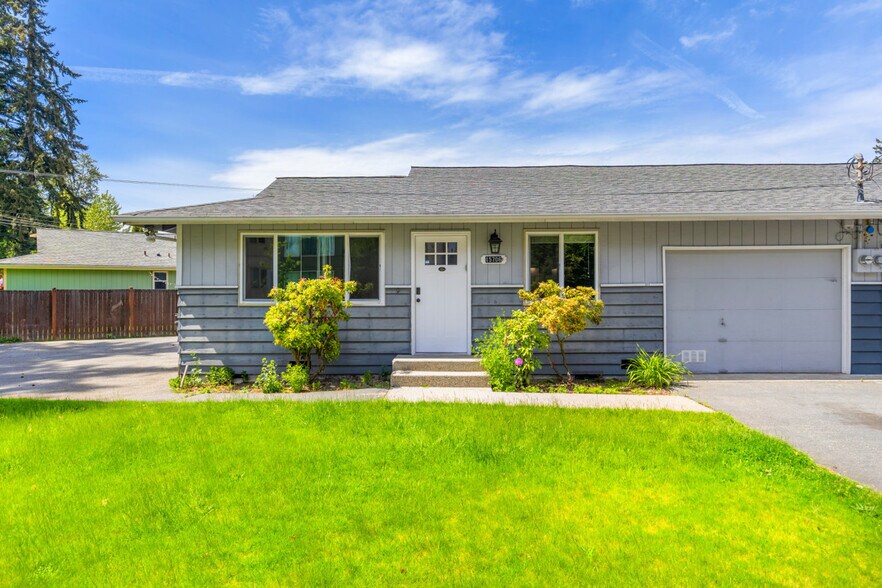 Building Photo - 15706 Ash Way