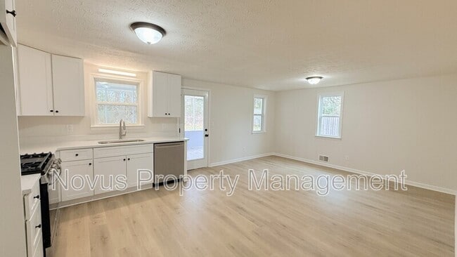 Building Photo - 105 Woodbine Dr