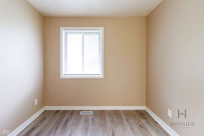 Building Photo - 3914 Richelieu Rd