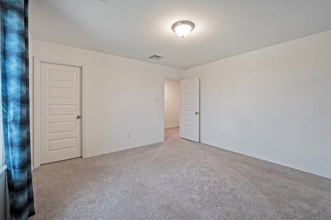 Building Photo - 5806 Aurora Grns Ln
