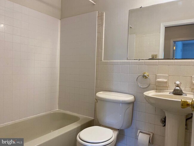 Building Photo - 134 Chapel Hill Dr