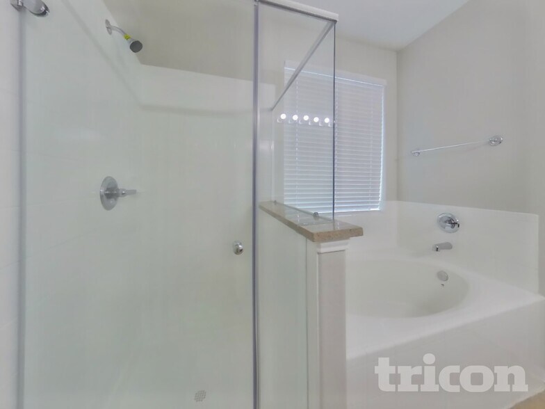 Building Photo - 12850 Spruce Cir