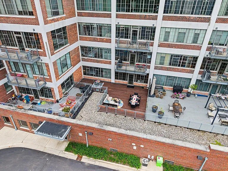 Building Photo - 315 2nd St