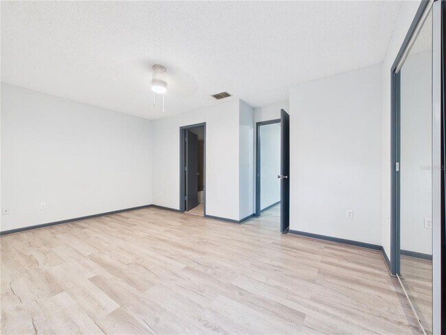 Building Photo - 11239 Cedar Hollow Ln