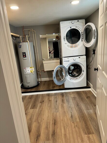 Private Laundry - 4724 Hanover Pike