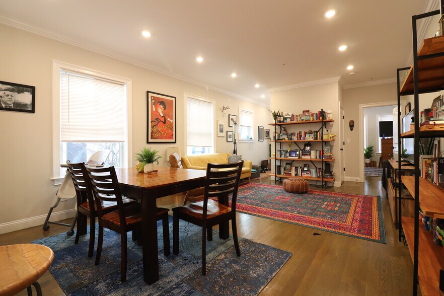 Building Photo - 17 Walk Hill St