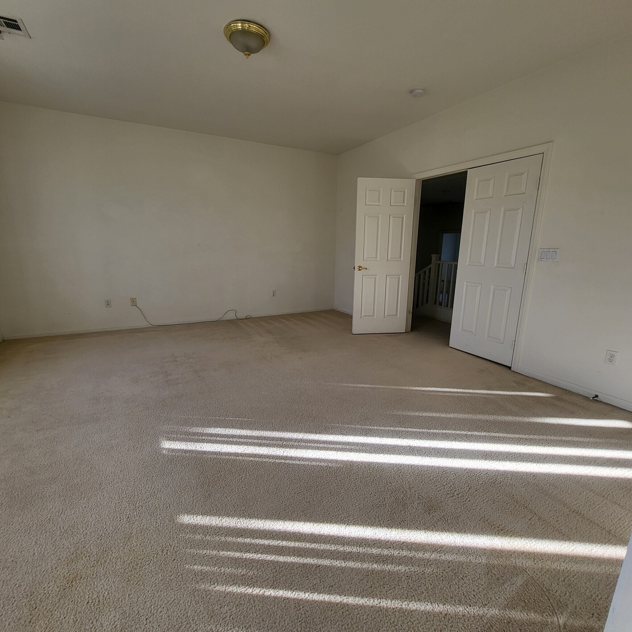 Building Photo - 211 Tayman Park Ave