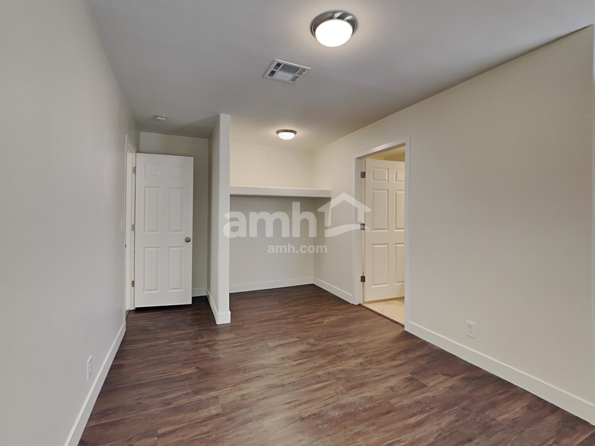 Building Photo - 7900 Mountain Point Ave