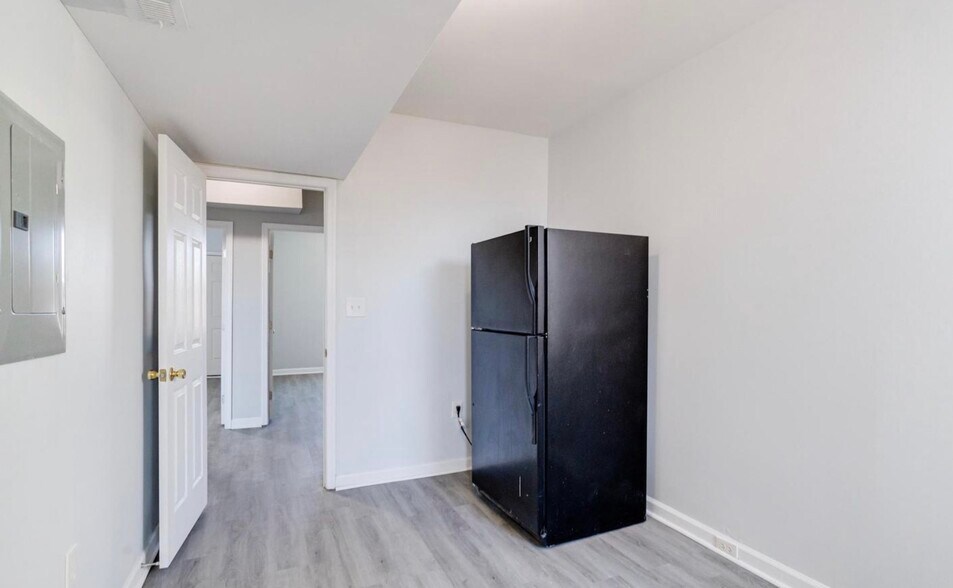 Building Photo - 3007 Oakley Ave