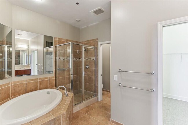 Building Photo - 3820 Roswell Rd NE