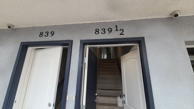 Building Photo - 32(839)