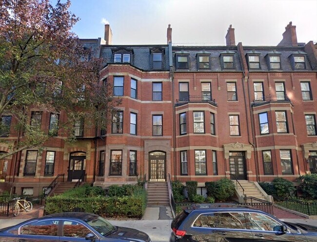 Building Photo - 337 Beacon St