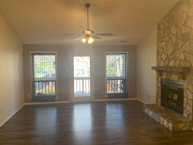 Building Photo - 1820-6 Tryon Drive