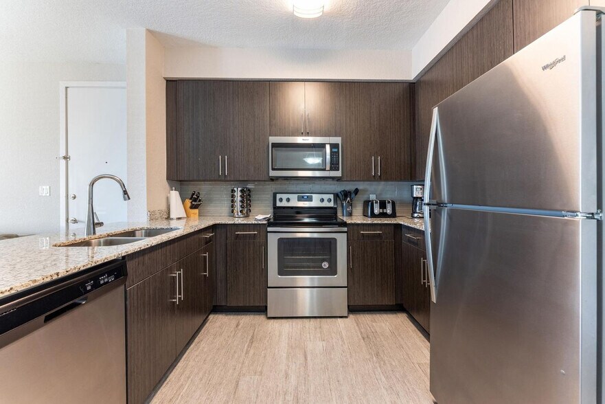 Building Photo - 257 S Seneca Blvd