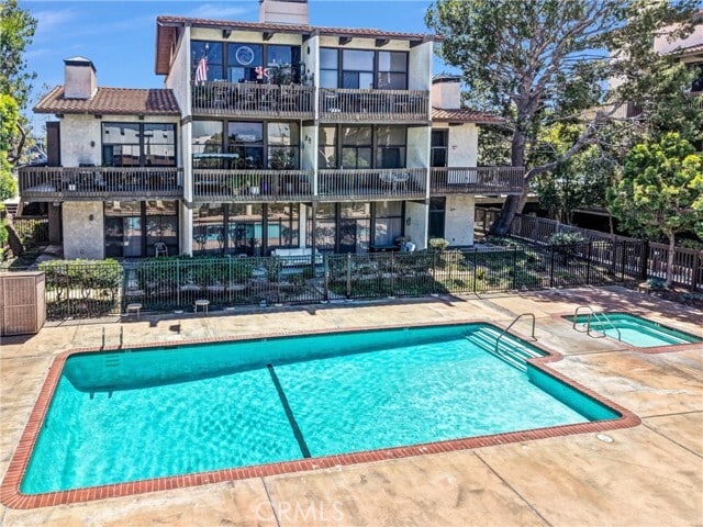 Building Photo - 9322 Marina Pacifica Dr N