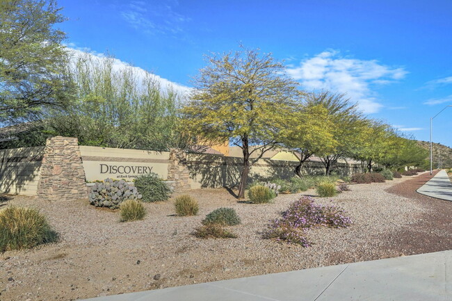Building Photo - 7636 W Quail Track Dr