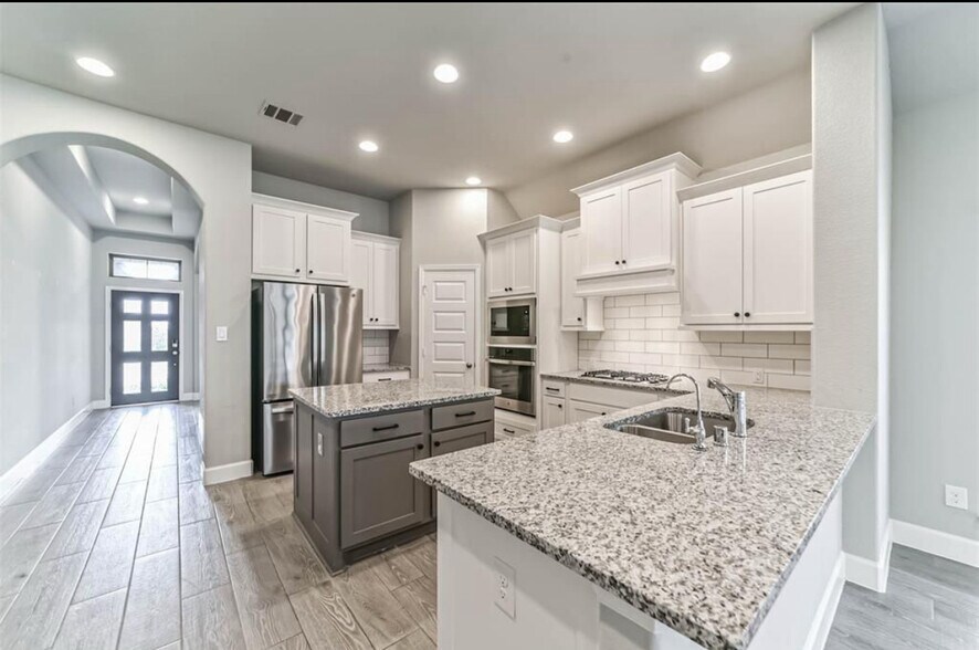 Building Photo - 23918 Cedar Glade Ln