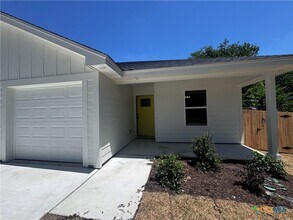 Building Photo - 209 Elbert Ln