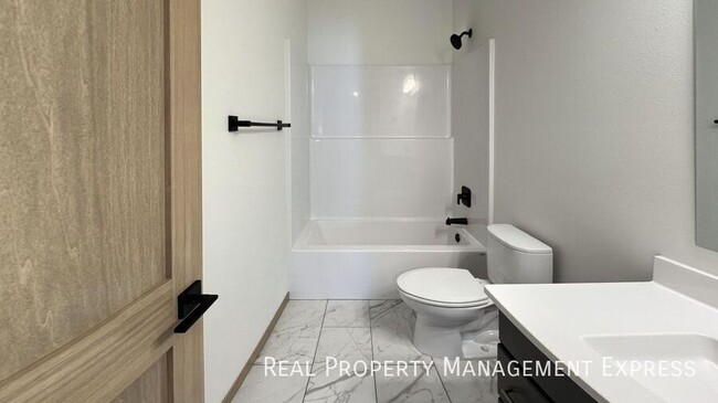 Building Photo - 3511 S Broek Dr