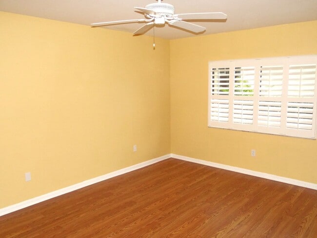 Building Photo - 2bed / 2ba condo - Price Reduced