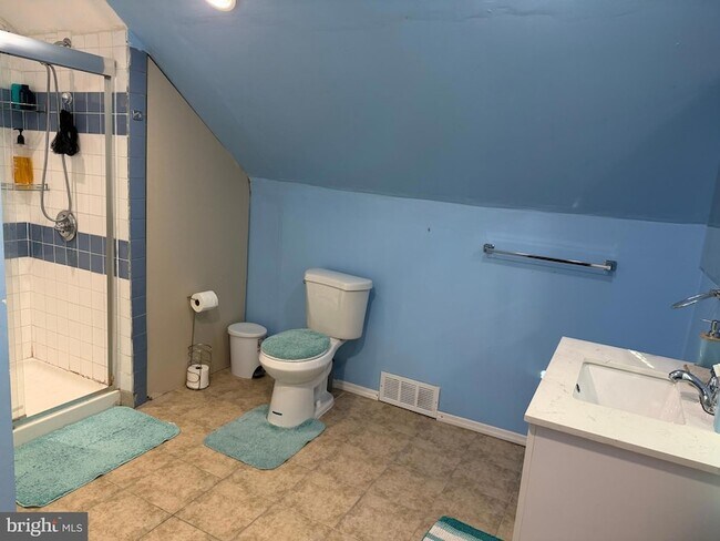 Building Photo - 127 Dory Ct