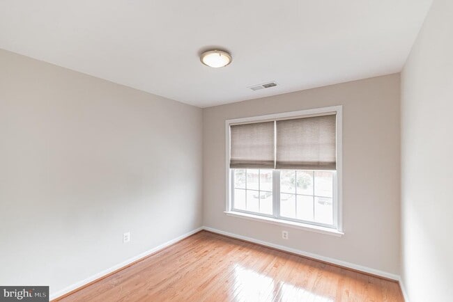 Building Photo - 2440 Battery Hill Cir
