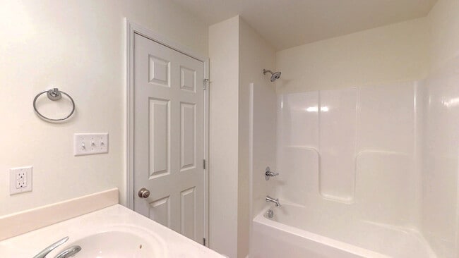 Building Photo - 812 S Old Sevierville Pike