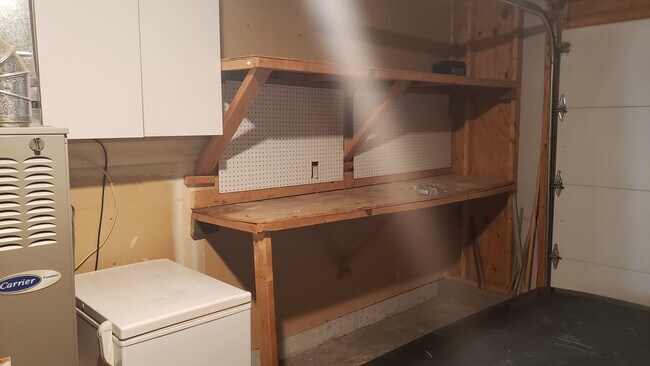 Building Photo - 913 Capulin Rd