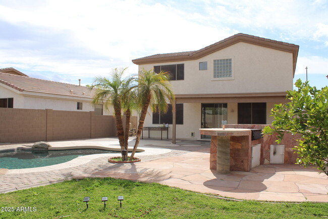Building Photo - 14334 W Avalon Dr