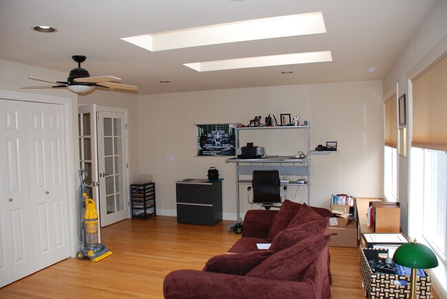 Building Photo - 20522 NE 23rd Ct