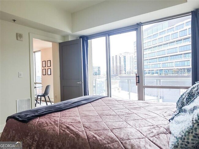 Building Photo - 1100 Howell Mill Rd NW