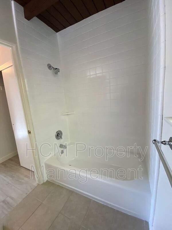 Building Photo - 103 Avenida Carmelo