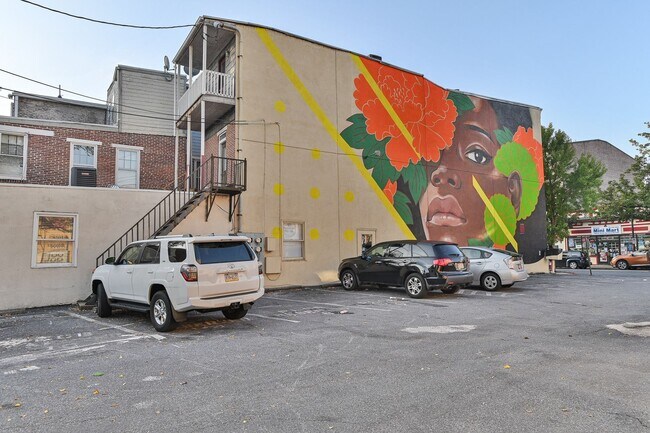 Building Photo - 1003 N 3rd St