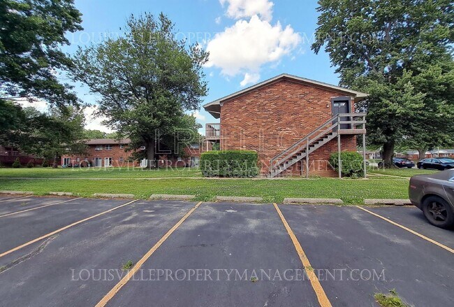 Building Photo - 1202 E Walford Dr